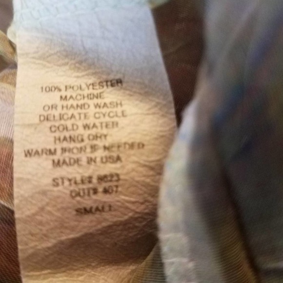 Design Works Sheer Sleeveless Blouse - Picture 9 of 9